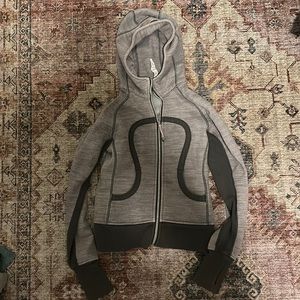 Lululemon size 4 Scuba Sweatshirt